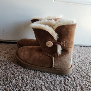 UGG Bailey Button II Boots Chestnut Suede Kids Size 2 Pull On Shearling 1017400K